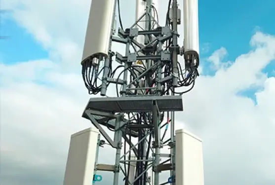 Mobile antenna for outdoor coverage with 5G 4G connection