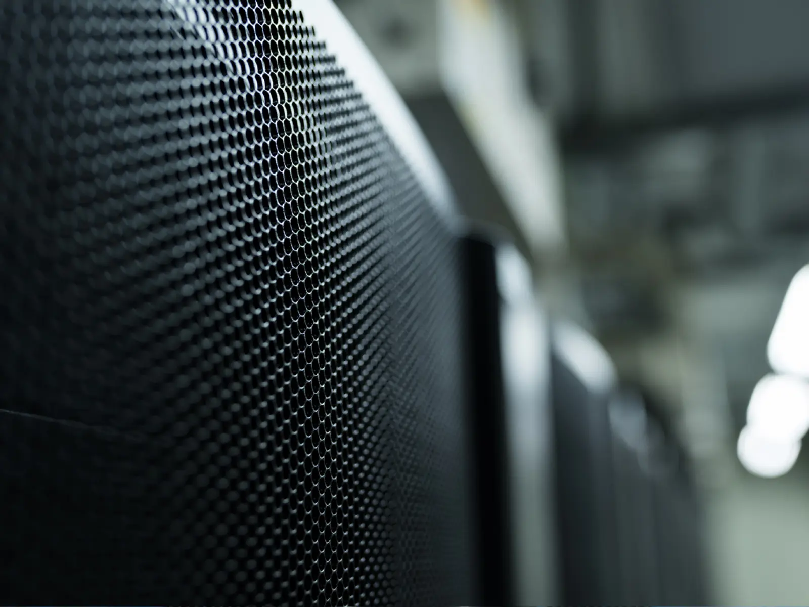 Rackeon-Gangabschirmung zur Optimierung der Kühlung im Rechenzentrum