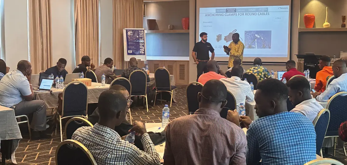 Participants lors de la formation FTTX organisée par Telenco Africa au Nigeria les 24 et 25 septembre 2024, visant à renforcer les compétences en déploiement de réseaux aériens.