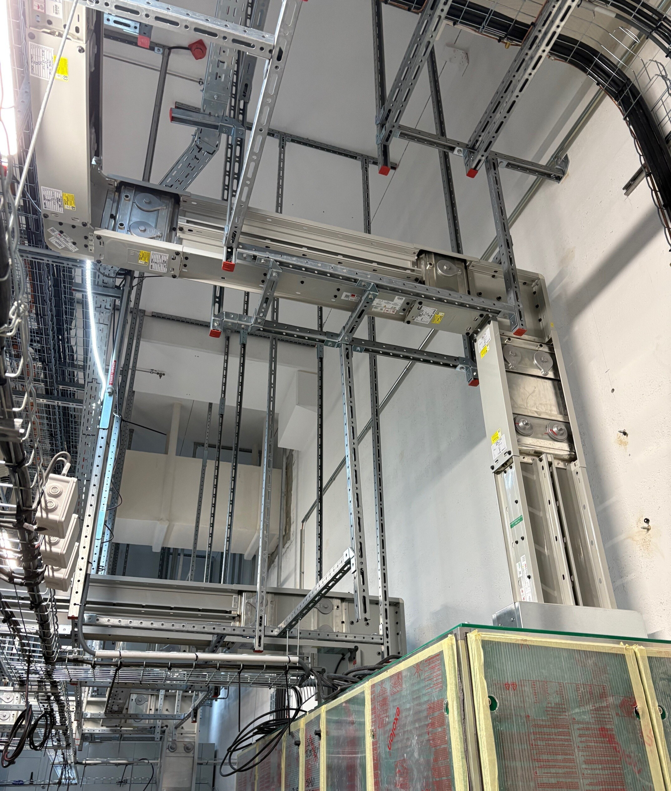 Implementierung eines Stromschienensystems