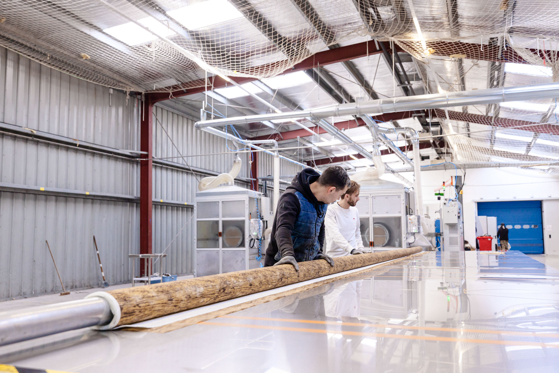 Poteaux télécoms composites Telenco® : fabrication française par centrifugation pour une résistance et une longévité optimales.